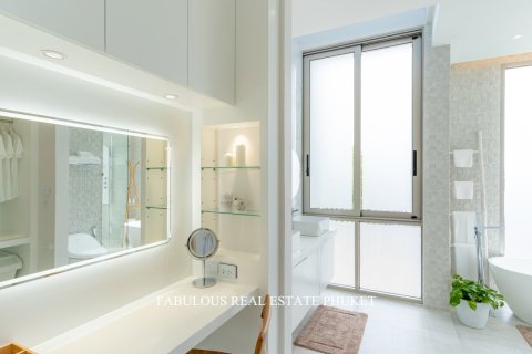 Villa in Bang Tao, Thailand 3 bedrooms № 179737 - photo 12