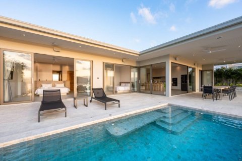 Villa in Surat Thani, Thailand 4 Schlafzimmer № 158774