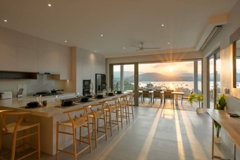 Villa in Surat Thani, Thailand 4 Schlafzimmer № 158774 - Foto 10