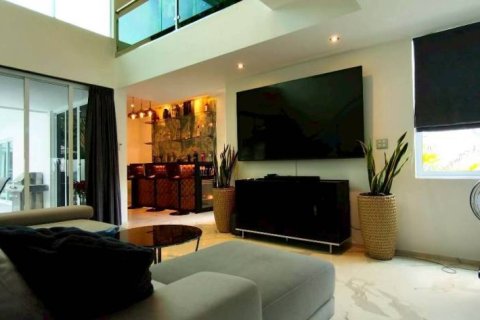 Chalet de 3 dormitorios en Pattaya, Tailandia № 158771 - foto 4