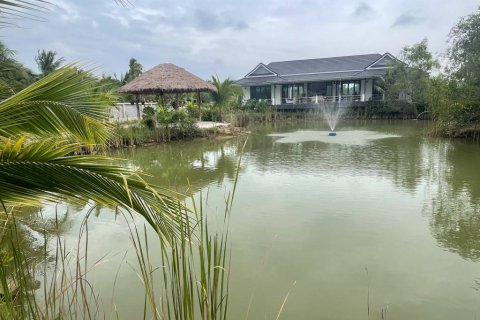 Chalet de 3 dormitorios en Pran Buri, Tailandia № 158773 - foto 2