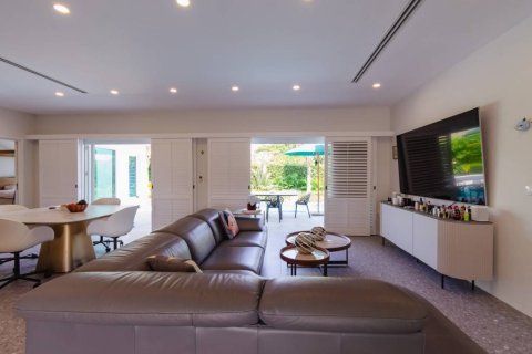 Chalet de 3 dormitorios en Hua Hin, Tailandia № 158770 - foto 4