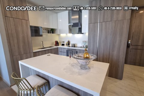 Condo in Watthana, Bangkok, Thailand, 2 bedrooms  № 200839 - photo 6