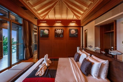 Chalet de 6 dormitorios en Kamala, Tailandia № 191136 - foto 16