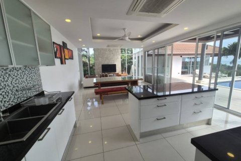 Chalet de 5 dormitorios en Surat Thani, Tailandia № 154532 - foto 10