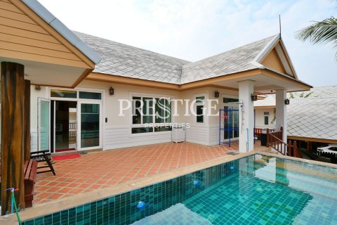 Maison à Pattaya, Thaïlande 6 chambres № 198524