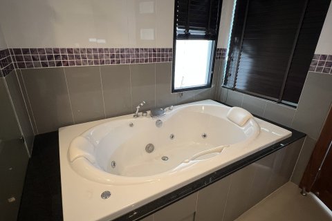 Estudio en el condominio en Phuket, Tailandia № 162111 - foto 2