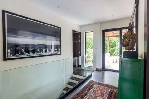 Chalet de 5 dormitorios en Hua Hin, Tailandia № 168604 - foto 18