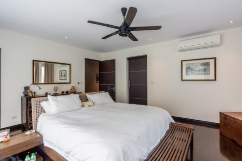 Chalet de 5 dormitorios en Hua Hin, Tailandia № 168604 - foto 22