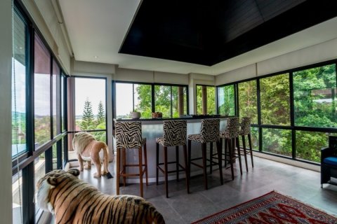 Chalet de 5 dormitorios en Hua Hin, Tailandia № 168604 - foto 15