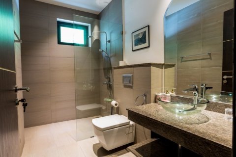 Chalet de 5 dormitorios en Hua Hin, Tailandia № 168604 - foto 28