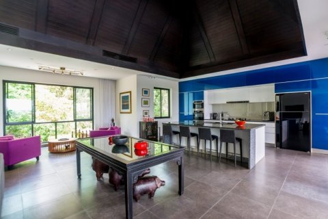 Chalet de 5 dormitorios en Hua Hin, Tailandia № 168604 - foto 10