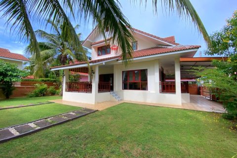 Chalet de 3 dormitorios en Pran Buri, Tailandia № 168603
