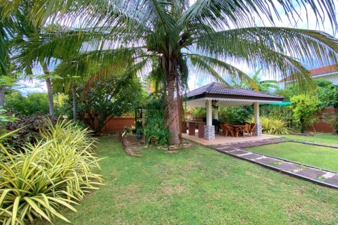 Chalet de 3 dormitorios en Pran Buri, Tailandia № 168603 - foto 8