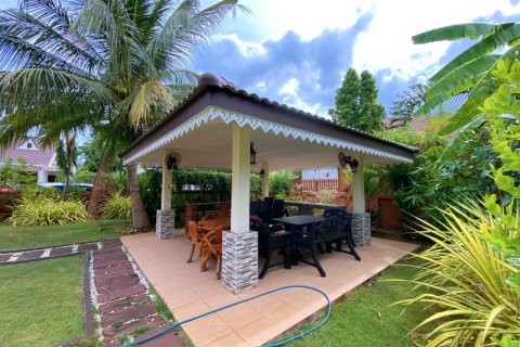 Chalet de 3 dormitorios en Pran Buri, Tailandia № 168603 - foto 3