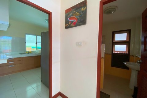 Chalet de 3 dormitorios en Pran Buri, Tailandia № 168603 - foto 23