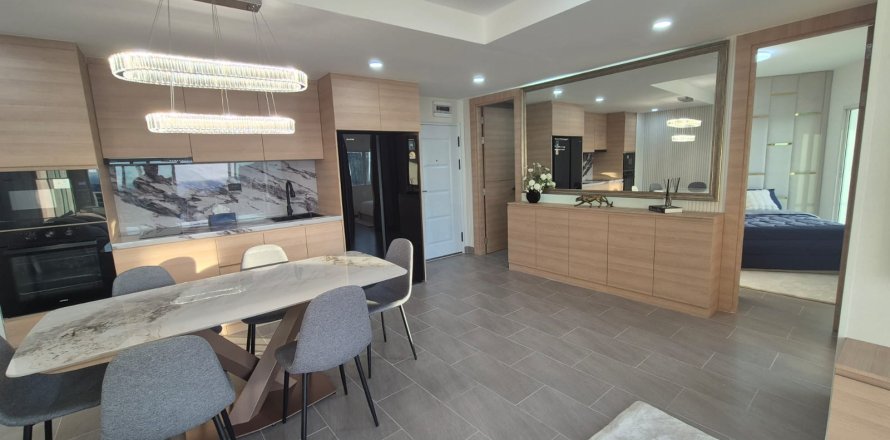 Apartment in Pattaya, Thailand 3 rooms № 180294
