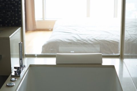 Condominio de 2 dormitorios en Bangkok, Tailandia № 143499 - foto 8