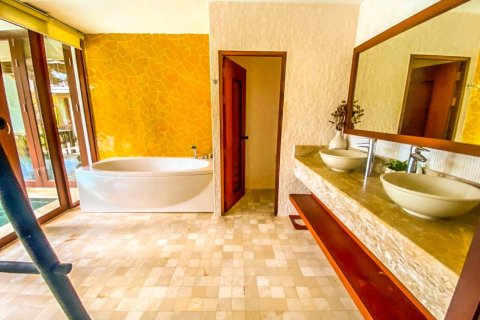 House in Bang Tao, Thailand 3 bedrooms № 54299 - photo 19