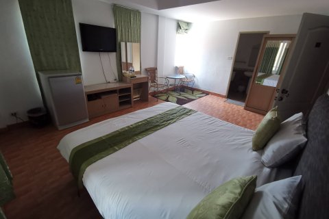 Adosado de 9 dormitorios en Pattaya, Tailandia № 167670 - foto 9