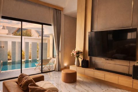 Chalet de 3 dormitorios en Pattaya, Tailandia № 233581 - foto 3
