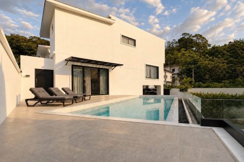 Chalet de 4 dormitorios en Pattaya, Tailandia № 233582