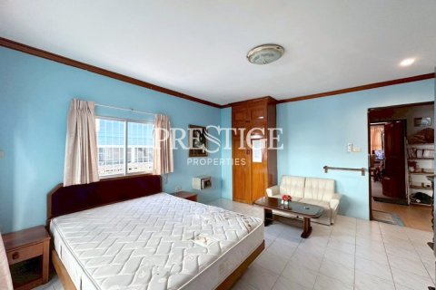 Commercial property in Pattaya, Thailand 300 sq.m. № 197846 - photo 2
