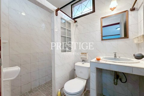 Commercial property in Pattaya, Thailand 300 sq.m. № 197846 - photo 8
