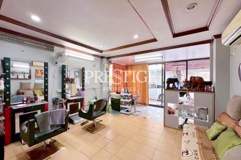 Commercial property in Pattaya, Thailand 300 sq.m. № 197846 - photo 14