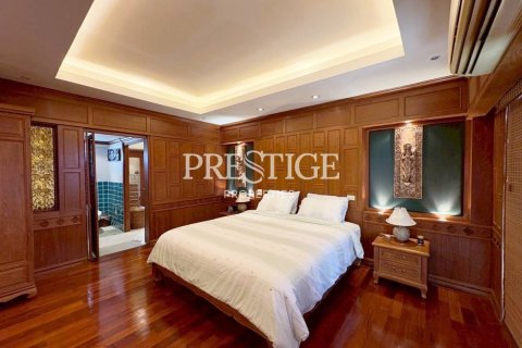 Condo in Pattaya, Thailand, 2 bedrooms № 197847 - photo 14