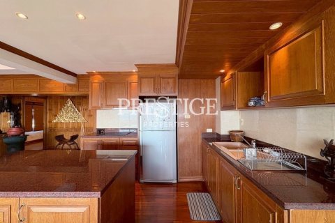 Condo in Pattaya, Thailand, 2 bedrooms № 197847 - photo 12