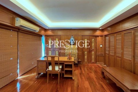 Condo in Pattaya, Thailand, 2 bedrooms № 197847 - photo 18