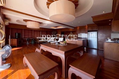 Condo in Pattaya, Thailand, 2 bedrooms № 197847 - photo 8