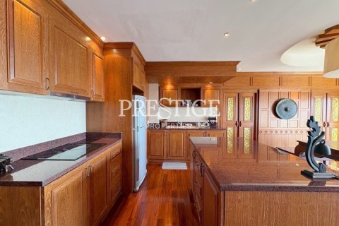 Condo in Pattaya, Thailand, 2 bedrooms № 197847 - photo 11