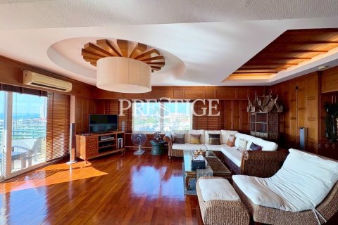 Condo in Pattaya, Thailand, 2 bedrooms № 197847 - photo 2