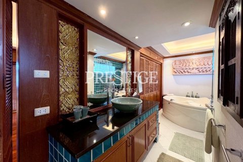 Condo in Pattaya, Thailand, 2 bedrooms № 197847 - photo 21