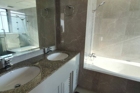 Condominio de 3 dormitorios en Bangkok, Tailandia № 143327 - foto 9