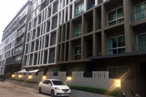 Condominio de 1 dormitorio en Jomtien Beach, Pattaya, Tailandia № 204171 - foto 2