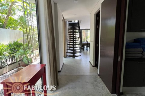 Chalet de 5 dormitorios en Bang Tao, Tailandia № 179490 - foto 14