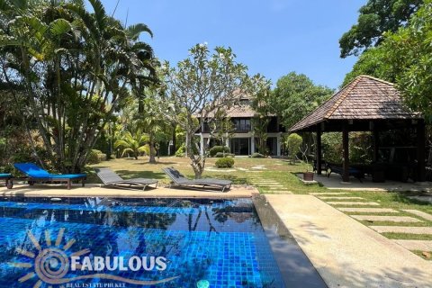 Chalet de 5 dormitorios en Bang Tao, Tailandia № 179490 - foto 4