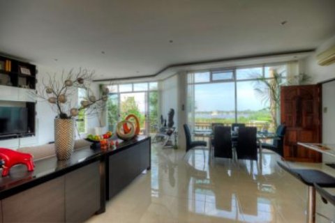 Chalet de 4 dormitorios en Hua Hin, Tailandia № 202794 - foto 4