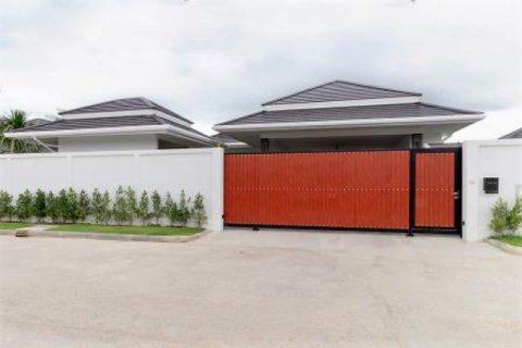 Chalet de 3 dormitorios en Hua Hin, Tailandia № 202798 - foto 5