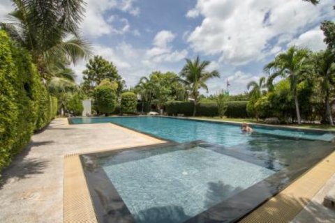 Chalet de 3 dormitorios en Hua Hin, Tailandia № 202793 - foto 4