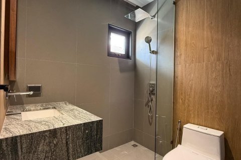 Chalet de 3 dormitorios en Phuket, Tailandia № 170805 - foto 28