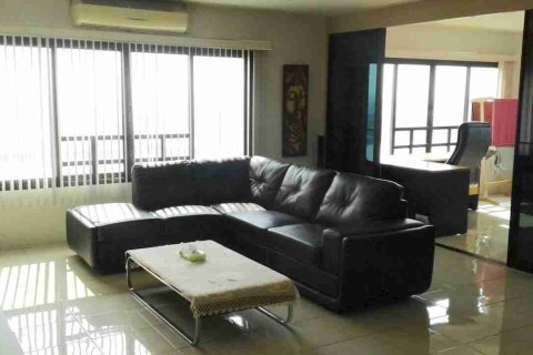 Condominio de 2 dormitorios en Phaya Thai, Bangkok, Tailandia № 183303 - foto 3