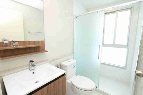 Condominio de 2 dormitorios en Thonburi, Bangkok, Tailandia № 183302 - foto 9