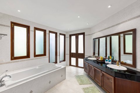 Casa de 4 dormitorios en Kamala, Tailandia № 180719 - foto 21
