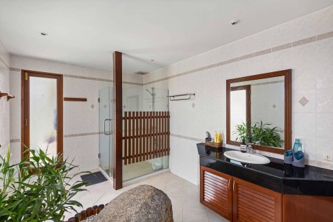 Casa de 4 dormitorios en Kamala, Tailandia № 180719 - foto 24
