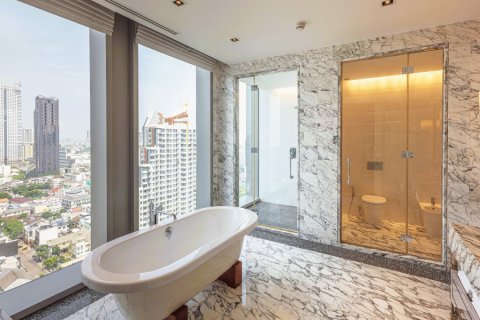 Condominio de 3 dormitorios en Bangkok, Tailandia № 180718 - foto 14