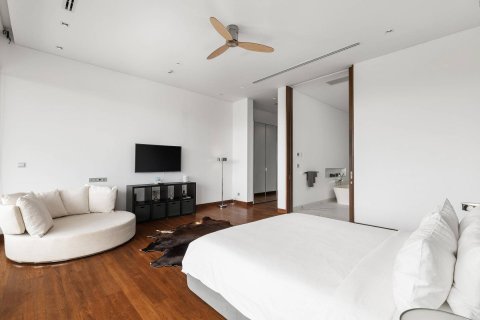Dúplex de 4 dormitorios en Phuket, Tailandia № 180721 - foto 28